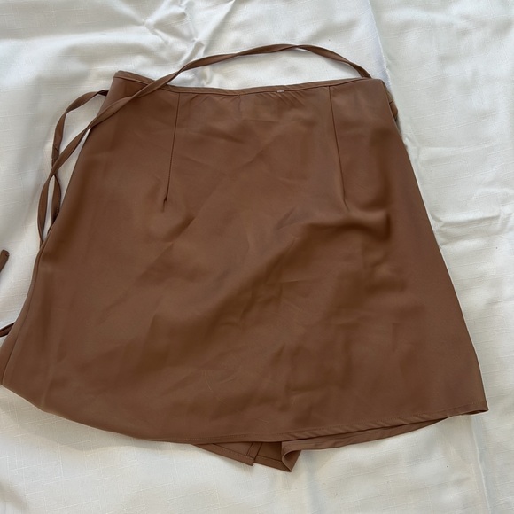 Princess Polly NWT size 4 skirt - Picture 3 of 3